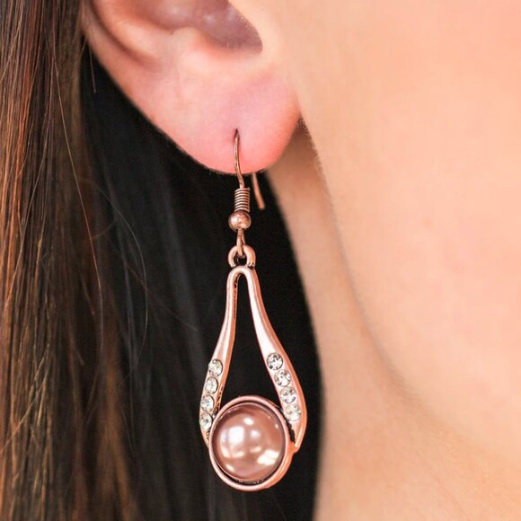 Paparazzi Jewelry Accessories -HEADLINER Over Heels - Copper Earrings - Vintage - Picture 3 of 4